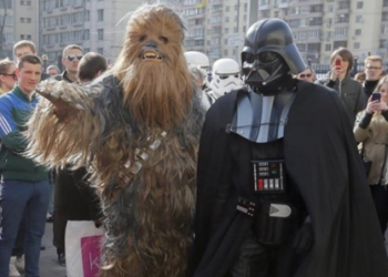 El estadounidense Josh Trank, se pondrá tras las cámaras para rodar el segundo "spinoff"de la saga galáctica "Star Wars"