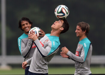 Cristiano Ronaldo ha estado trabajando muy duro para el torneo
AFP / Timothy A. Clary