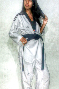 Henyerlin Vera, ganadora de medalla de oro en la primera Válida Nacional Absoluta de Taekwondo