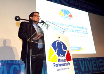 La Movida Parlamentaria llevó a cabo este martes un foro denominado: “CNE. El Poder para cambiar. Democracia o Sumisión”
