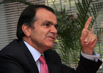 El candidato  a la presidencia de Colombia, Óscar Iván Zuluaga, a pocas horas de la segunda vuelta electoral  AFP
