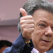 En una votación fundamental para el futuro del proceso de paz con las Fuerzas Armadas Revolucionarias de Colombia (FARC, comunistas), que impulsa el gobierno, Santos logró imponerse en Bogotá y en las regiones de la costa del Caribe