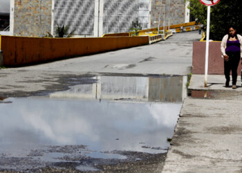 Hueco en la entrada principal del HVS agrava la situación estructural