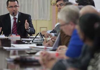 El vicepresidente Ejecutivo, Jorge Arreaza, informó tras la reunión del Consejo de Estado este miércoles que esta instancia consultiva de la República dará insumos al mandatario Nicolás Maduro