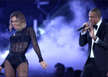 Jay-Z y Beyoncé se presentaron en Ohio y cuando tocó el turno de interpretar el tema Resentment ella modificó una frase y no pasó desapercibido este detalle por los fans