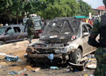 Al menos cuatro personas murieron ayer por la explosión de una bomba en una estación de autobuses de la ciudad de Kano  AGENCIAS