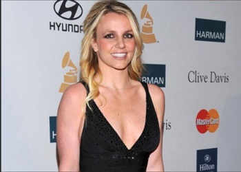 La intérprete de 32 años anunció en la tarde de ayer que lanzará su línea “The Intimate Britney Spears”