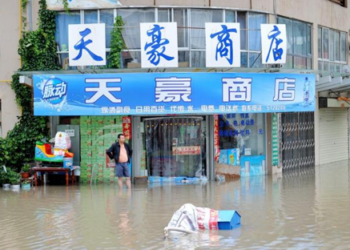 Siete personas han muerto, más de 5,5 millones se han visto afectadas  a consecuencia de las lluvias torrenciales e inundaciones en China  AGENCIAS