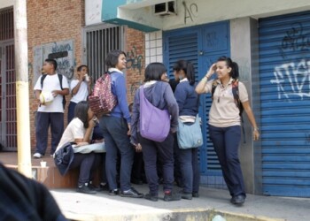 Aprovechan la soledad de la calle para asaltarlos a plena luz del día. ARCHIVO