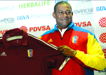 El nuevo seleccionador nacional tendrá que comandar al combinado criollo en dos Copa América (2015 y 2016) y en la eliminatoria sudamericana donde tiene el principal objetivo de conseguir la clasificación al Mundial de Rusia 2018.