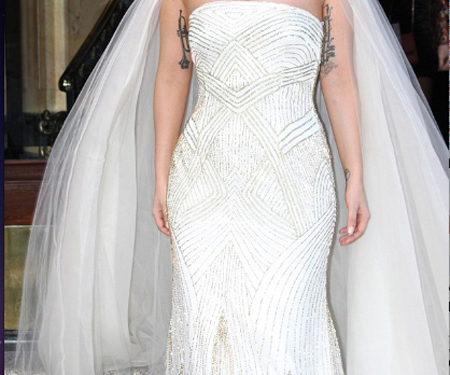 Con su vestido de novia, la Gaga sorprendió en las calles de Montreal con su irreverencia