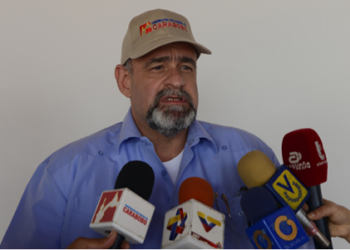 “Estoy muy contento de lo que Dios está haciendo a través de este gobierno con esa visión de ayudar a las personas mas pobres”, manifestó el gobernador