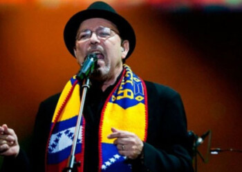 El músico panameño Rubén Blades lamentó que muchos intelectuales de la izquierda siguen apegados al culto a Fidel Castro, y elogió al autor Eduardo Galeano por admitir que no podría leer nuevamente su libro, las venas abiertas de América Latina.