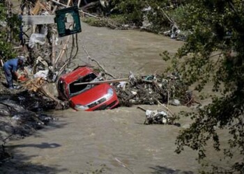 Una segunda persona murió a causa de las inundaciones y el desbordamiento de ríos en Rumania  AP