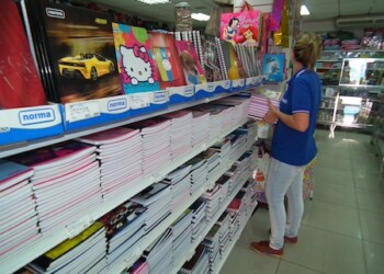 La lista de útiles solo con papelería, podría rondar los Bs. 40 mil. ARCHIVO