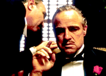 El Padrino se estrenó en 1972, basada en la novela de Mario Puzo que cuenta la historia de Michael Corleone, un hombre que integra una familia de mafiosos