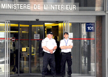 El expresidente francés Nicolas Sarkozy fue detenido en la mañana del lunes para ser interrogado por sospechas de tráfico de influencias