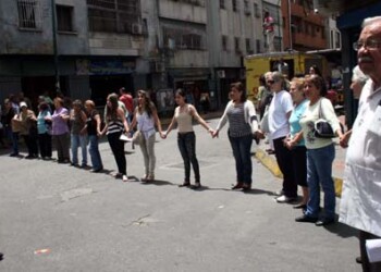 Por segundo día consecutivo las calles de esta zona capitalina fueron escenarios de manifestaciones en repudio al asesinato el pasado martes del comerciante portugués.
