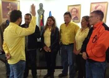 Juramentaron voceros del Consejo Comunal Santa Rosa