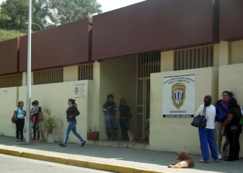 El trío de menores ingresaron a la medicatura forense esta sábado por la mañana