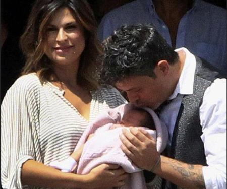 El cantante español Alejandro Sanz y su mujer, Raquel Perera, presentaron de forma oficial a su hija Alma, su segundo hijo en común
