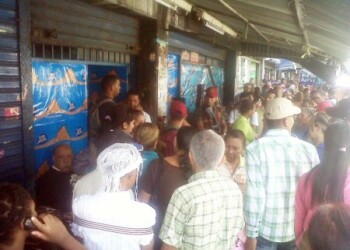 La harina llegó al centro de Los Teques