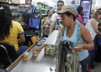 Las cajas de los supermercados trabajarán en su totalidad