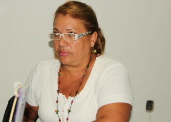 Vega: “Tenemos previsto que se actualice el sistema para evitar que las historias se lleven a mano”