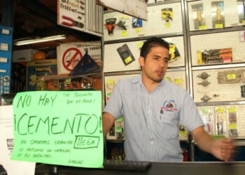 Materiales de construcción no llegan a las ferreterías