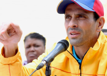 Este viernes, el gobernador de Miranda, Henrique Capriles, calificó de “racionamiento oficializado”, el nuevo Sistema Biométrico  ARCHIVO