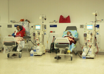 Las autoridades del Hospital Victorino Santaella (HVS) celebraron ayer el  tercer aniversario. A la fecha la unidad recibe 23 pacientes que se ven tres veces por semana.