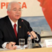 El ministro de Petróleo, Rafael Ramírez aseguró que a pesar del aumento de la gasolina en Venezuela, ésta no aumentará en el extranjero  ARCHIVO