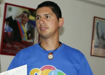 “ El Gobernador se dedica es a viajar por toda Venezuela, queriendo ser presidente, dejando al Estado abandonado”