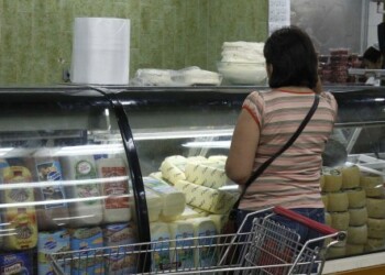 Casi 500 bolívares se gasta en las charcuterías
