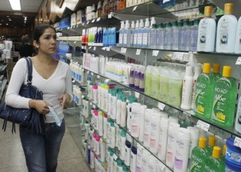 Llegó champú y afeitadoras  a Locatel