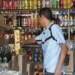 “Los consumidores compran licores baratos en base a whisky por no poder llevar la botella”