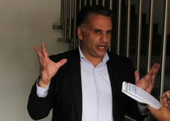 “Hemos tenido que tocar varias puertas para conseguir los reactivos que es el área más sensible en los últimos días”