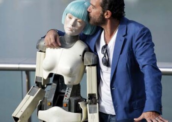 El actor se mostró en todo momento divertido, simpático y espontáneo; y aseguró que afrontaba el futuro “con alegría”
