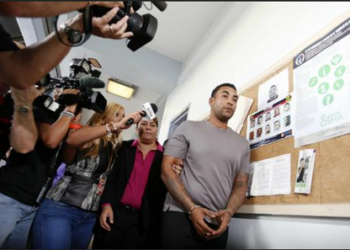 Don Omar salió en libertad, aunque con un grillete electrónico, tras pagar el 10 % de una fianza de 600.000 dólares