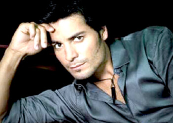 Chayanne® estrenó ayer su nuevo video musical “Tu respiración”, segundo corte promocional de su galardonado álbum “En Todo Estaré”.