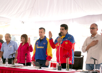 Maduro juramentó a ministros de
la Vicepresidencia del área social