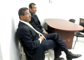 “Hay que esperar a ver si el expresidente Flores en realidad ha tomado la determinación de someterse a la justicia y exigir el debido proceso para defenderse”
