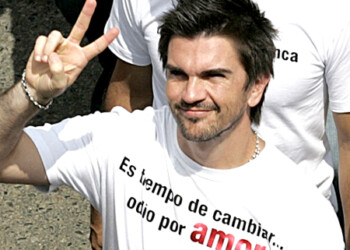 Juanes se alió con Hard Rock Cafe y su programa “Artist Spotlight Merchandise”, que reúne a celebridades que promueven causas humanitarias