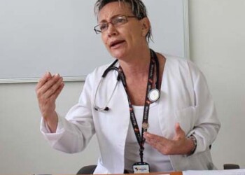 “Espero que no lleguemos al punto de decirle al paciente que junte las manos y espere a la buena de Dios”