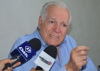 Primero anuncio que doy por terminada mi militancia, pero segundo, que siempre seré un militante del pensamiento demócrata cristiano y que estoy a la orden