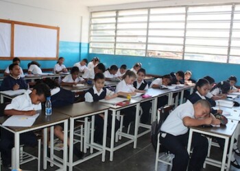 Instituciones se ven en la obligación de subir la matricula escolar. ARCHIVO