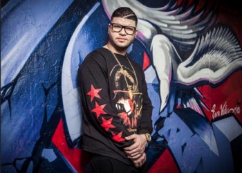 Farruko, reguetonero puertorriqueño, se rodea de sus colegas del género en su nuevo disco, "Los Menores"