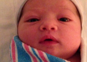 El actor reveló el nombre elegido para su hija. “Mila y yo queremos dar la bienvenida a Wyatt Isabelle Kutcher a este mundo.