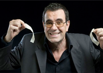 El reconocido comediante Laureano Márquez ha vuelto a los escenarios de España con el monólogo Sit Down