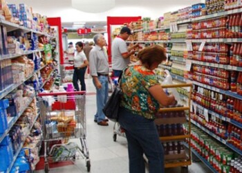 La quincena alcanza apenas para comprar algunos paquetes de galletas
